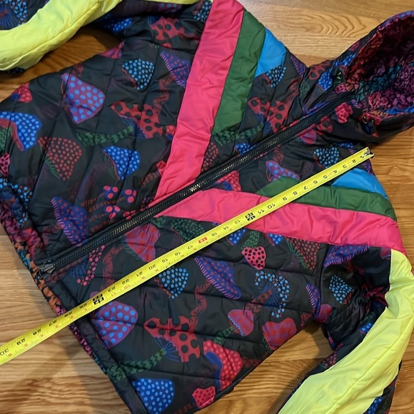Farm Rio Neon Mushroom Recycled Polyester Reversible Puffer Jacket Size XS NWT - Picture 10 of 17